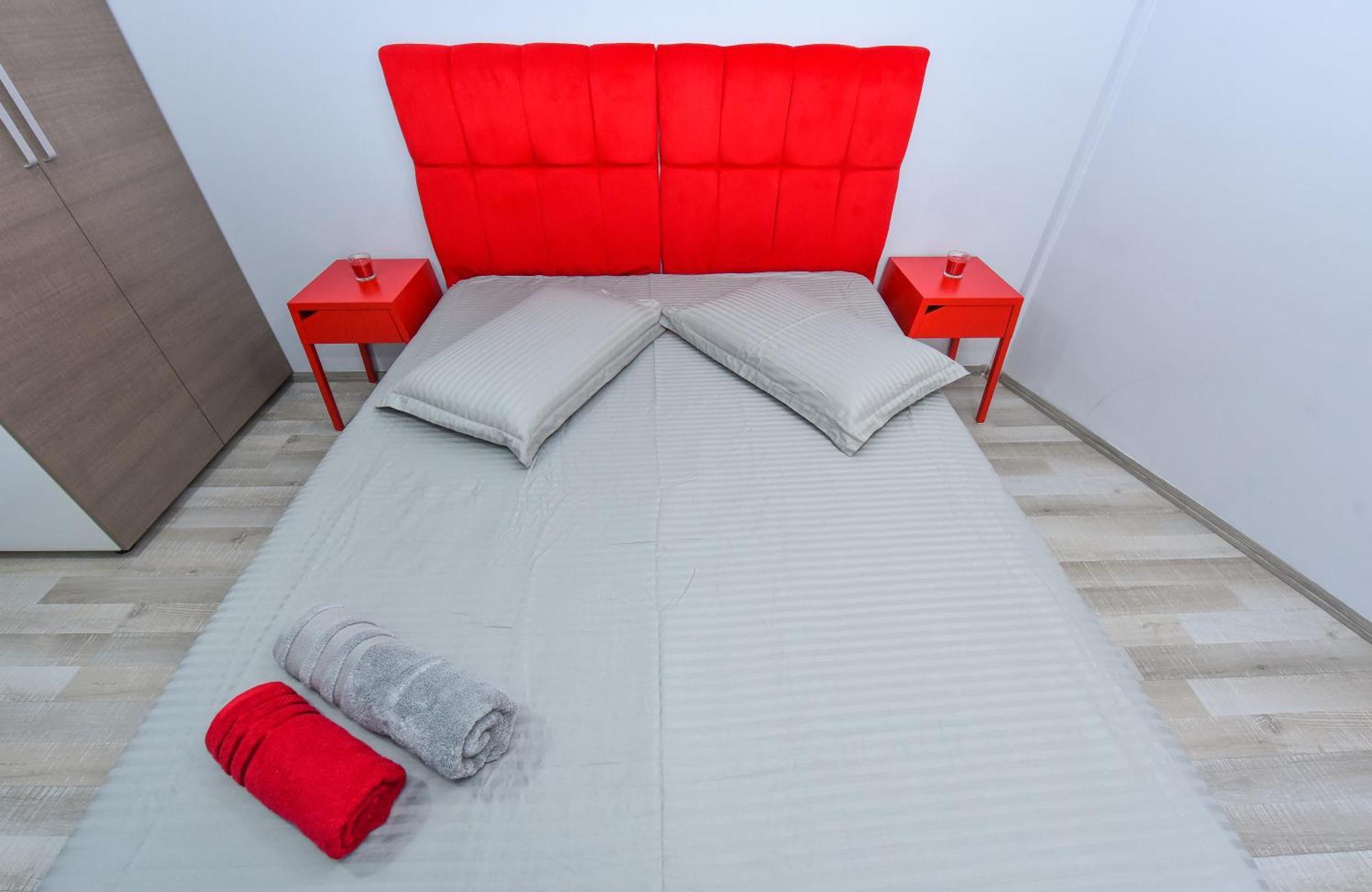 Dracula Adventure Tours Accommodation Bucureşti Ngoại thất bức ảnh