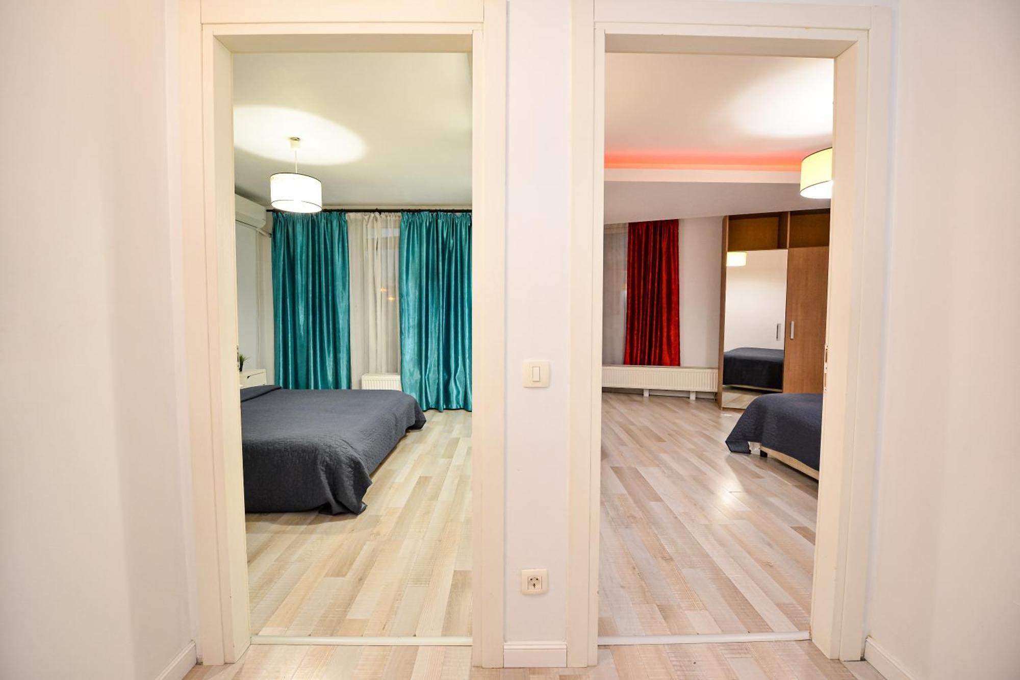 Dracula Adventure Tours Accommodation Bucureşti Ngoại thất bức ảnh