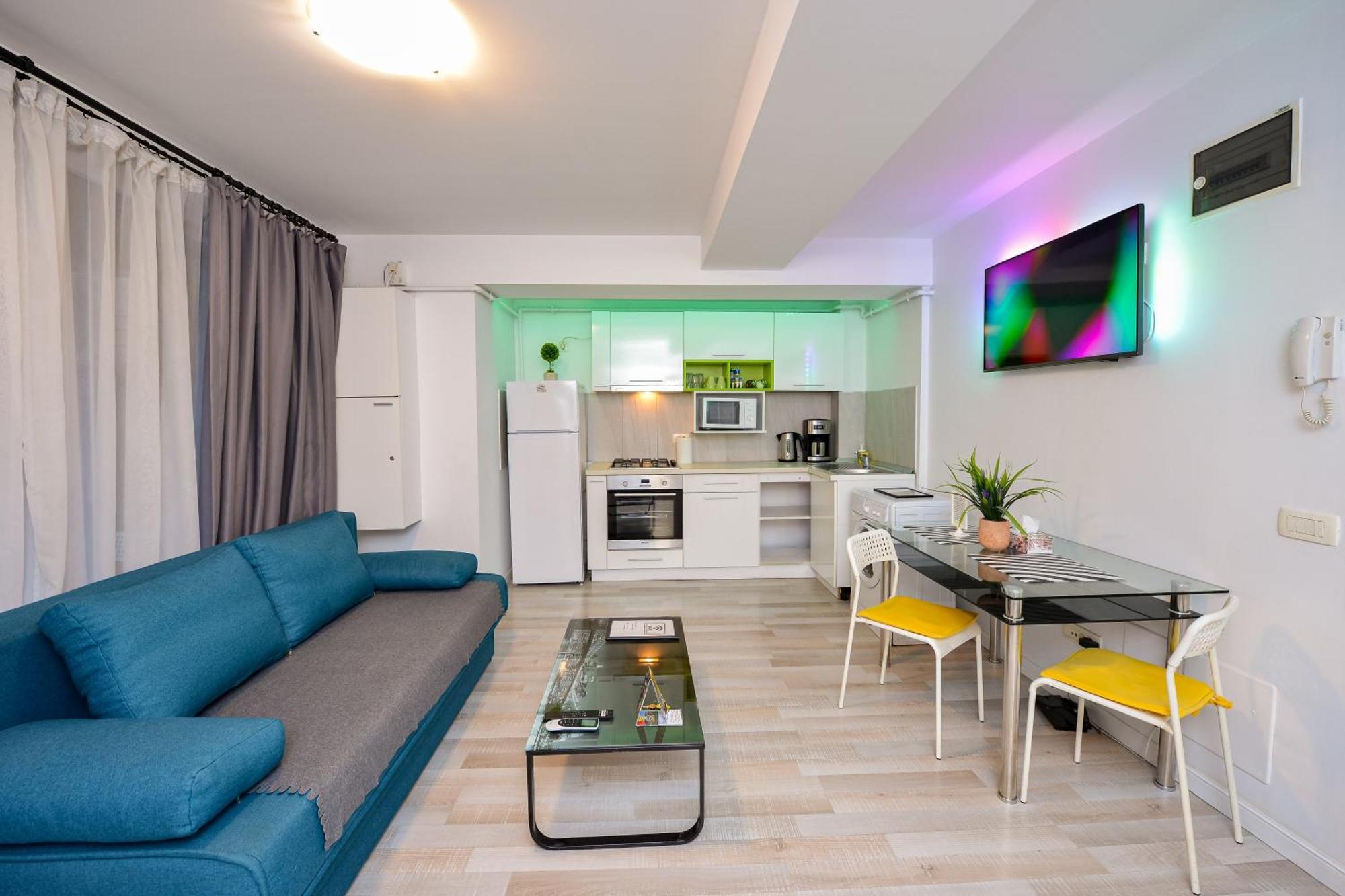 Dracula Adventure Tours Accommodation Bucureşti Ngoại thất bức ảnh