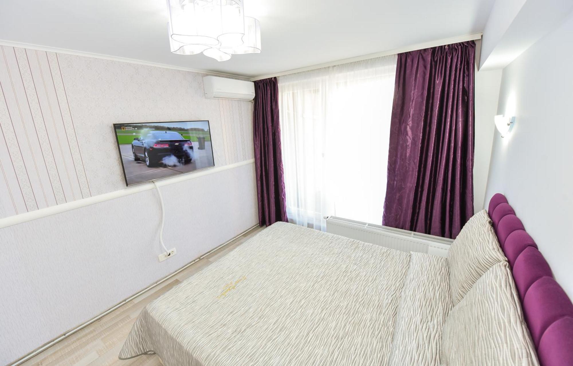 Dracula Adventure Tours Accommodation Bucureşti Ngoại thất bức ảnh