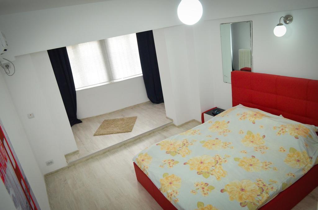 Dracula Adventure Tours Accommodation Bucureşti Ngoại thất bức ảnh
